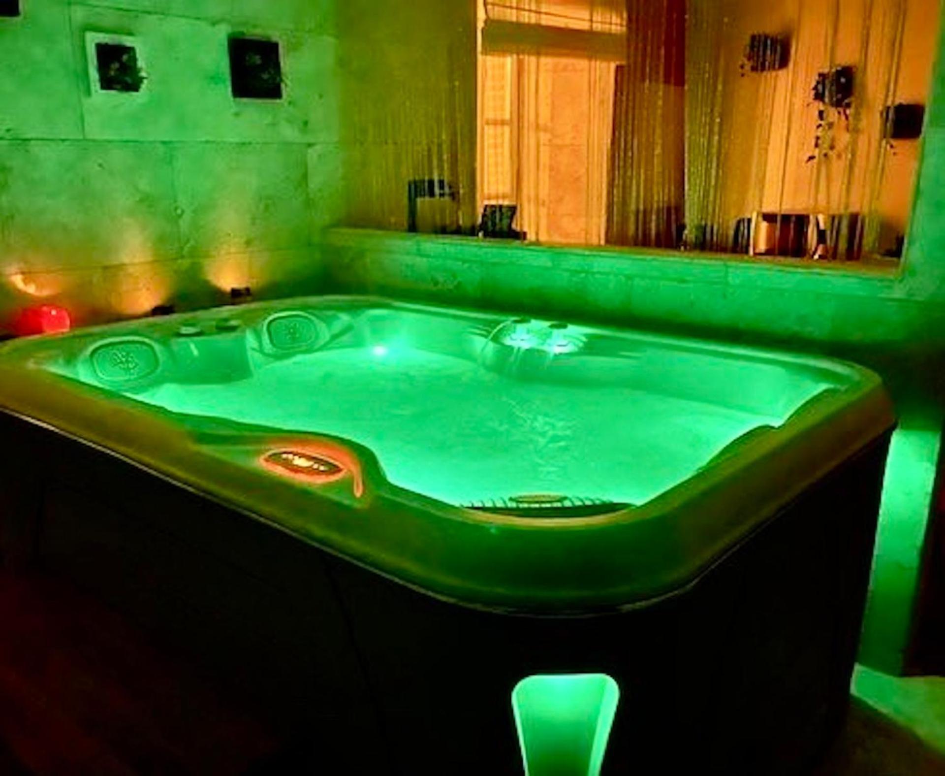 Le Prieure - Suites Romantiques Spa Privatif, Piscine, Jardin, Massages Proche De Toulouse Verfeil  Exterior photo